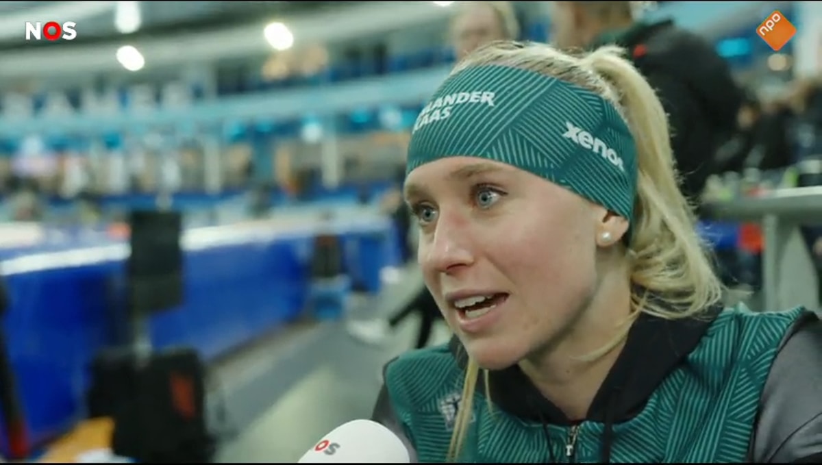 Merel Conijn voor de camera van de NOS