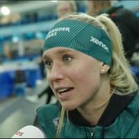 Merel Conijn voor de camera van de NOS