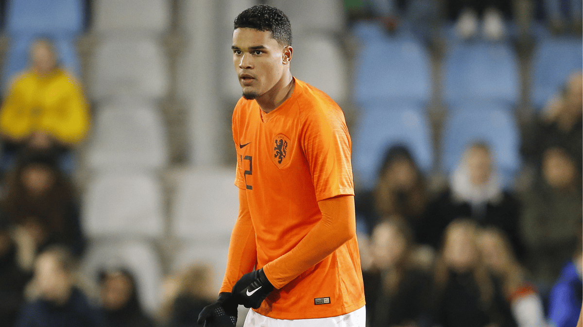 Danilho Doekhi in het shirt van Jong Oranje
