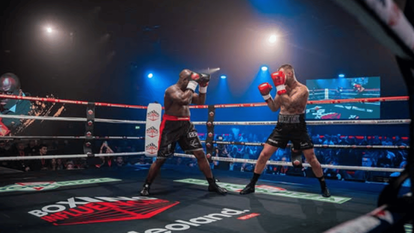 Melvin Manhoef versloeg Donny Roelvink tijdens Boxing Influencers