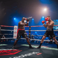 Melvin Manhoef versloeg Donny Roelvink tijdens Boxing Influencers