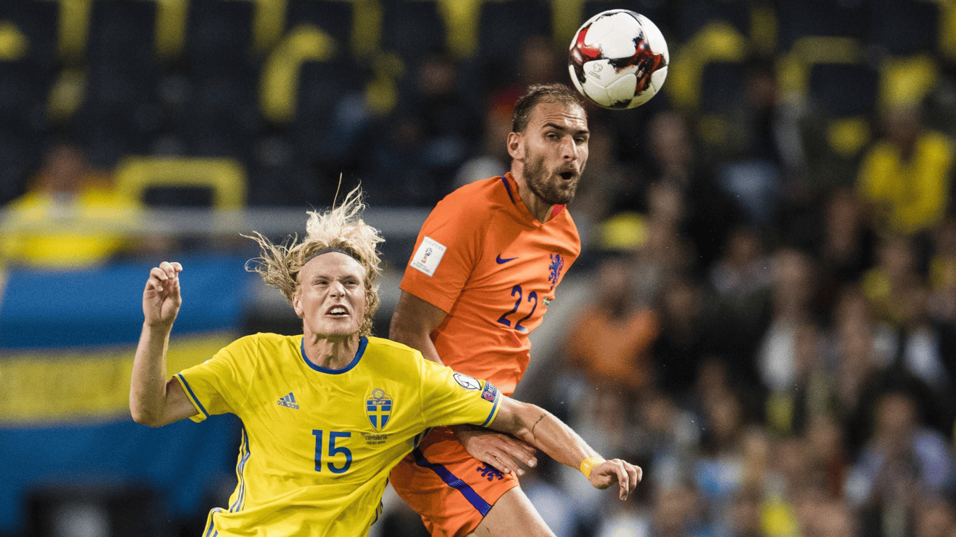 Bas Dost in actie voor het Nederlands elftal