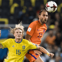 Bas Dost in actie voor het Nederlands elftal