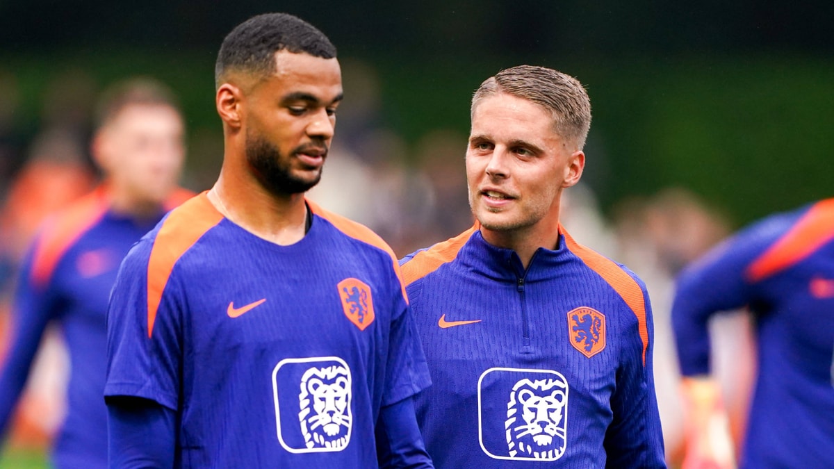 Cody Gakpo (links) en Joey Veerman