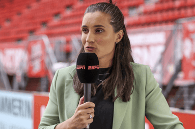 Leonne Stentler, analist en oud-international