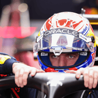 Verstappen lijkt handdoek in de ring te gooien: 'Realistisch gezien géén grote kans'