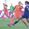 Liv Pennock in actie voor Oranje O17