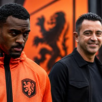 Ryan Gravenberch en Xavi Hernández