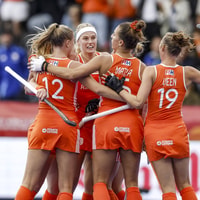 Nederland viert de 1-0 van Yibbi Jansen tegen Argentinië in de WK-finale