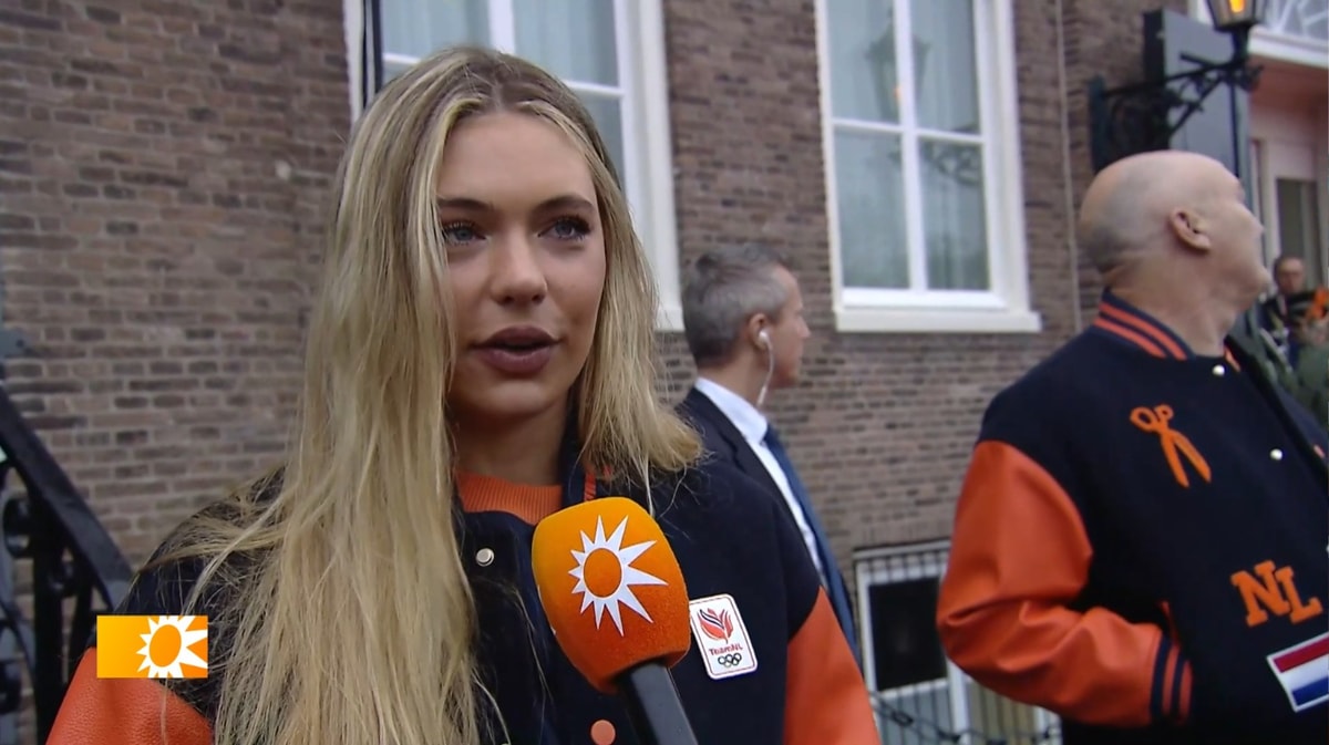 Jutta Leerdam voor de camera van RTL Boulevard