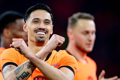 Tijjani Reijnders viert een doelpunt