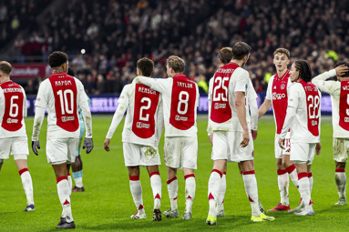 Ajax viert een doelpunt