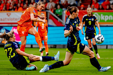 Jill Roord scoort voor Nederland