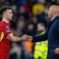 Diogo Jota en Arne Slot