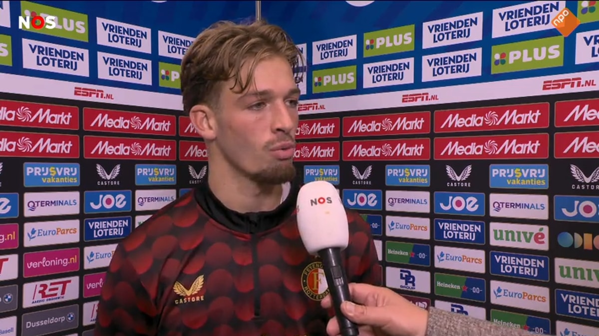 Luciano Valente voor de camera van de NOS