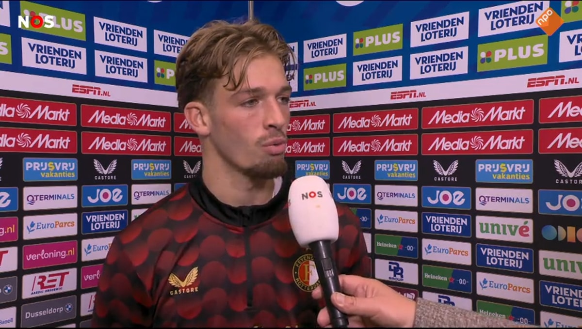 Luciano Valente voor de camera van de NOS