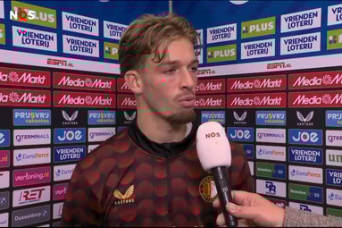 Luciano Valente voor de camera van de NOS