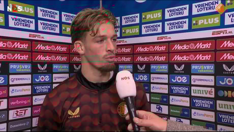 Luciano Valente voor de camera van de NOS
