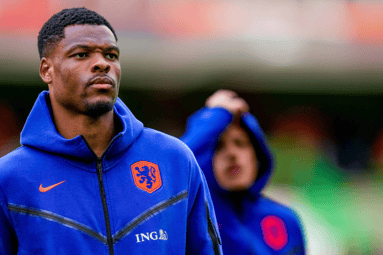 Denzel Dumfries bij het Nederlands elftal