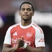 Jurriën Timber in het shirt van Arsenal