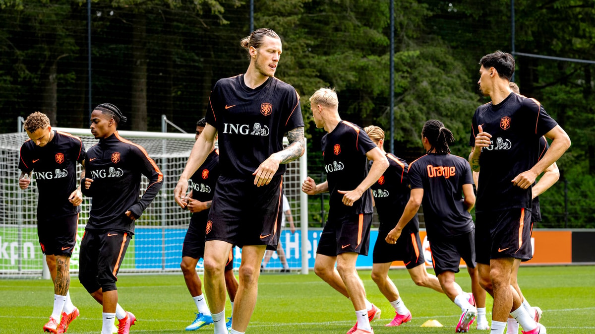 Het Nederlands elftal tijdens de training