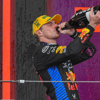 Max Verstappen viert zijn overwinning