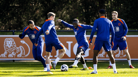 Het Nederlands elftal tijdens de training