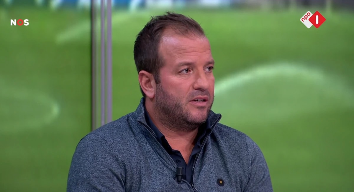 Rafael van der Vaart in de studio van de NOS