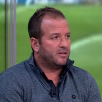 Rafael van der Vaart in de studio van de NOS