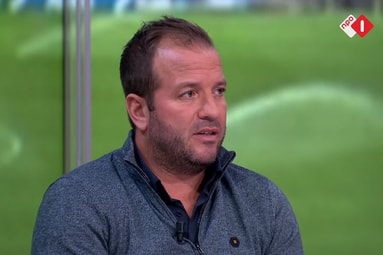 Rafael van der Vaart in de studio van de NOS