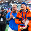 Jutta Leerdam is samen met Jake Paul bij een schaatswedstrijd