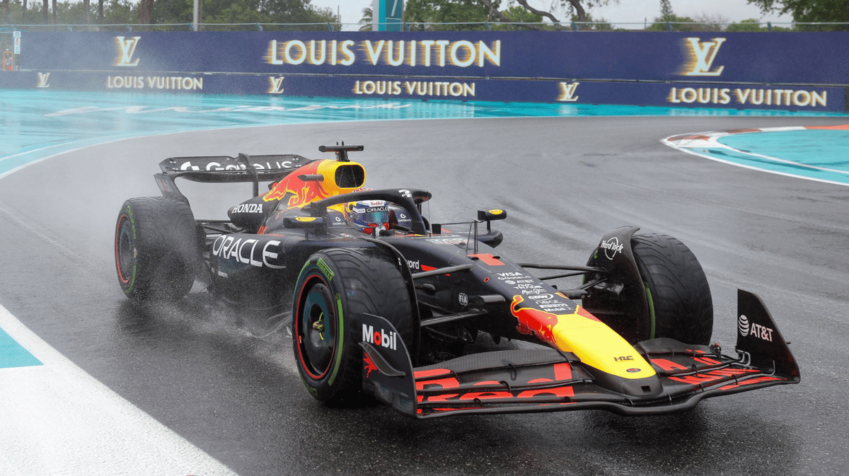 Max Verstappen in de regen