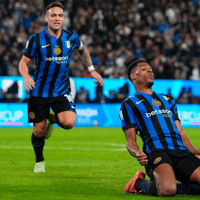 Denzel Dumfries scoort voor Internazionale
