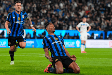 Denzel Dumfries scoort wereldgoals voor Internazionale