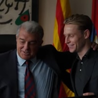 Frenkie de Jong zet handtekening onder nieuw contract