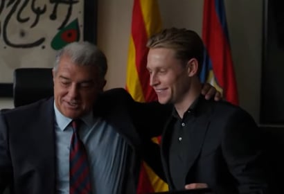 Frenkie de Jong zet handtekening onder nieuw contract
