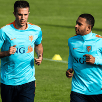 Robin van Persie (links) en Memphis Depay