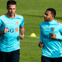 Robin van Persie (links) en Memphis Depay