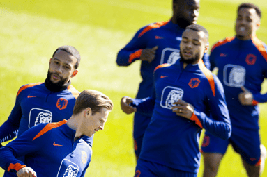 Het Nederlands elftal tijdens de training