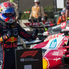 Max Verstappen viert zijn overwinning