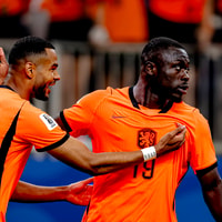 Cody Gakpo en Brian Brobbey tijdens Nederland - Zweden