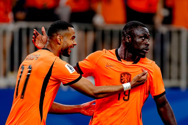 Cody Gakpo en Brian Brobbey tijdens Nederland - Zweden