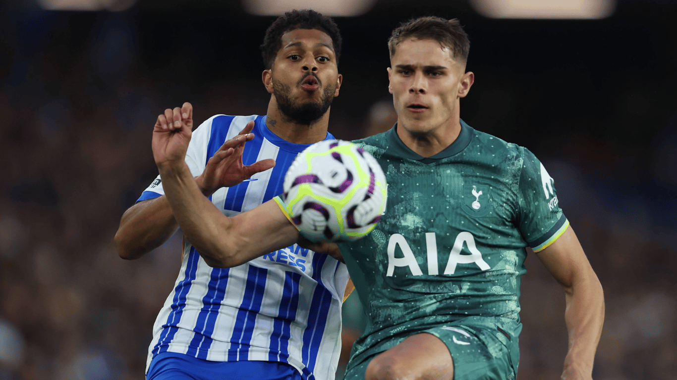 Micky van de Ven speelde geen beste wedstrijd voor Tottenham Hotspur tegen Brighton & Hove Albion.