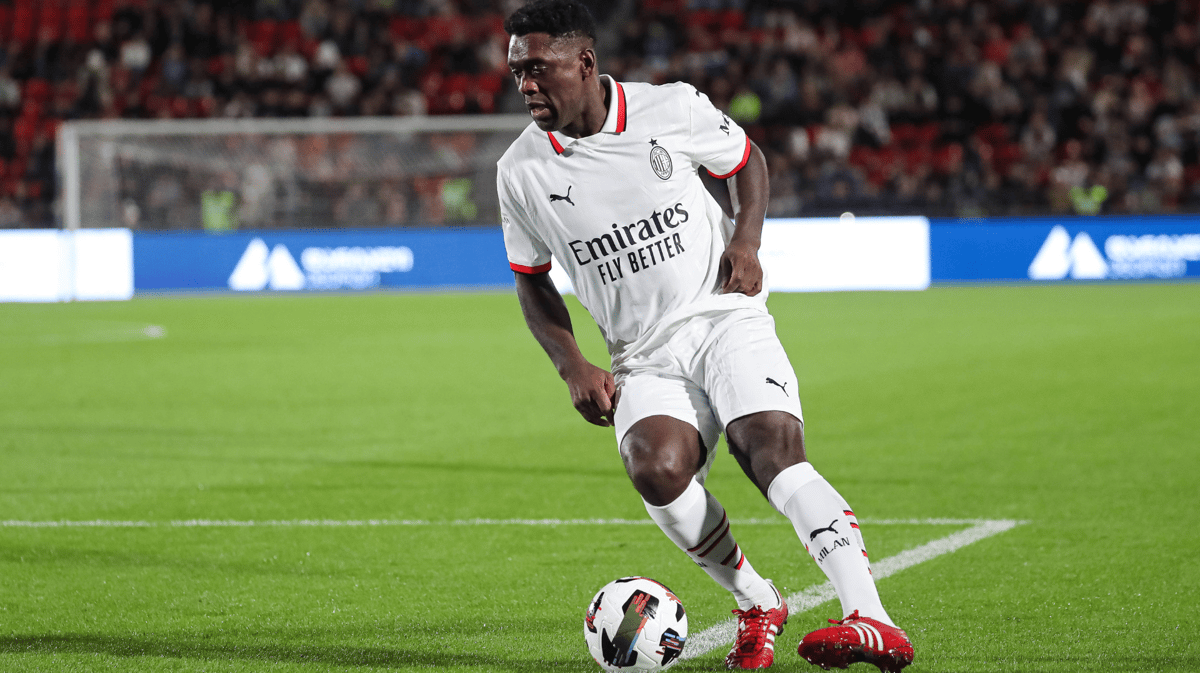 Clarence Seedorf maakt diepe indruk met zijn spel en fitheid