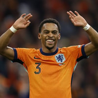 Jurriën Timber in het tenue van het Nederlands elftal