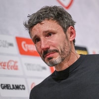 Mark van Bommel in tranen