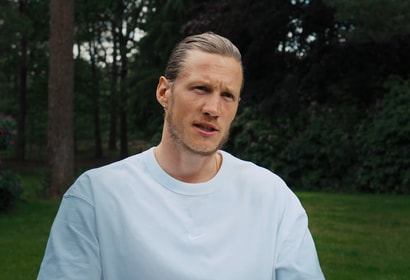 Wout Weghorst voor de camera van OnsOranje