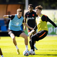 Guus Til en Robin Roefs tijdens de training