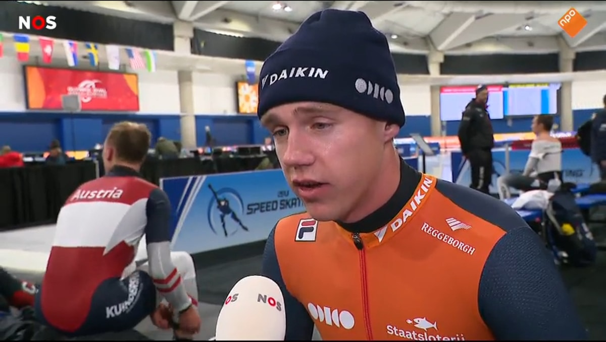 Bart Hoolwerf voor de camera van de NOS