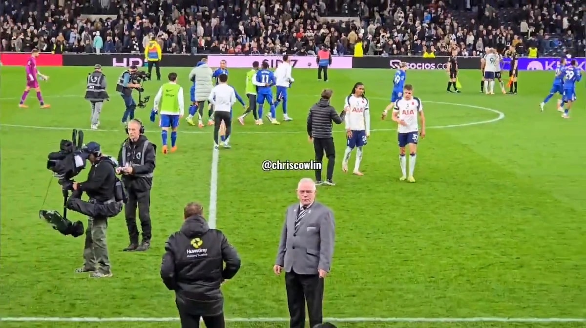 Micky van de Ven negeert trainer Thomas Frank 